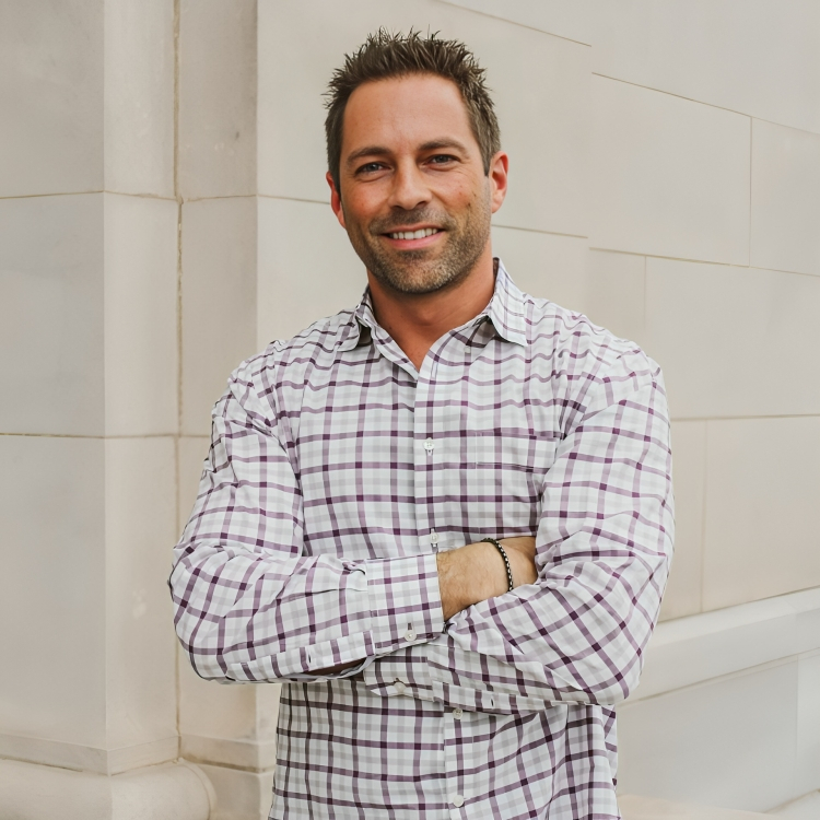 family dentist orthodontist element dental orthodontics north houston east texas TX team Dr Ari Valverde